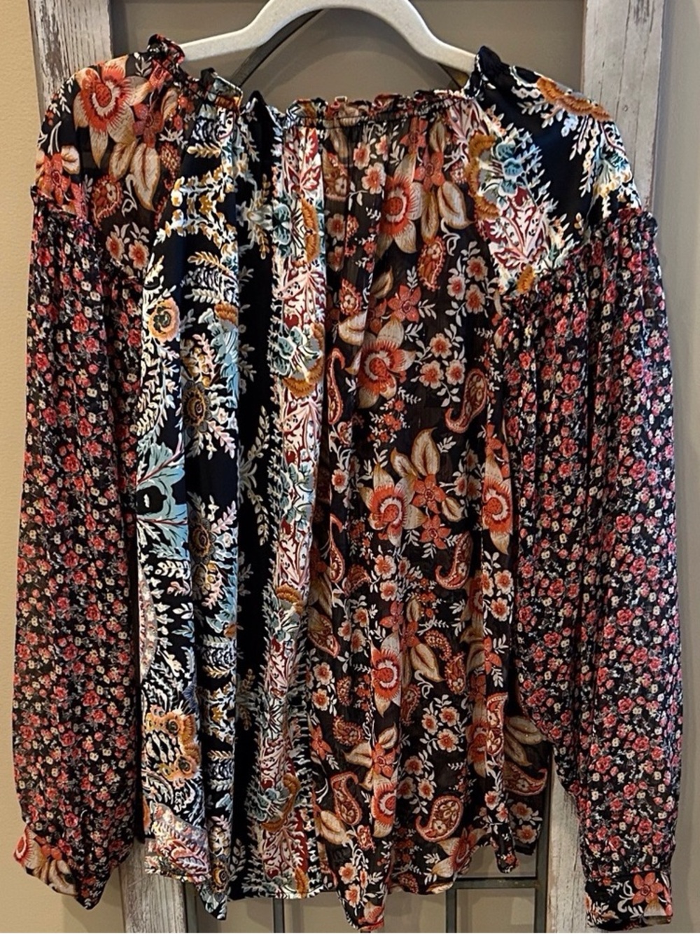 Floral Mixed-Print Long Sleeve Women’s Top - Black/Multi
